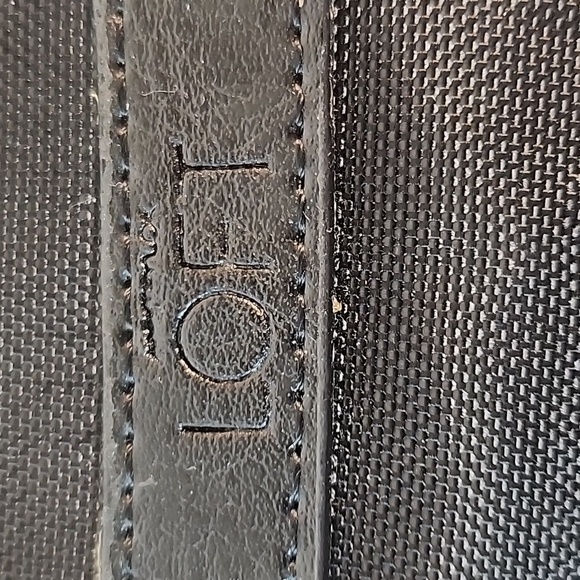 Loft- travel wallet/portfolio/passport holder - Picture 9 of 9